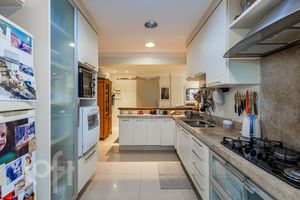 Image 13 - 916931