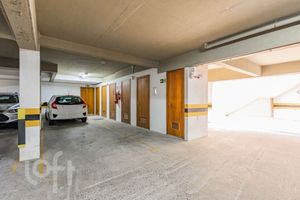 Image 31 - 916931