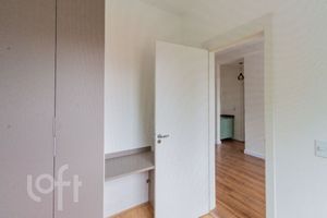 Image 5 - 916932