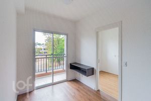Image 17 - 916932