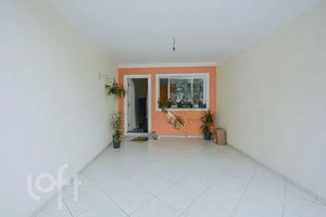 Image 18 - 916935
