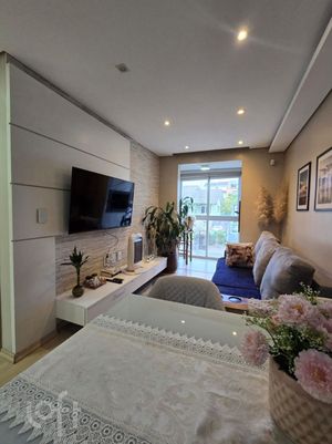 Image 4 - 916943