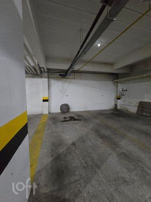 Image 28 - 916943