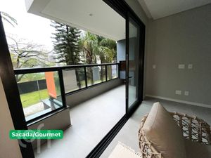 Image 4 - 916982