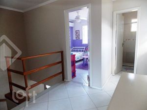 Image 17 - 916997