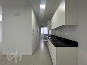 Image 2 - 917015