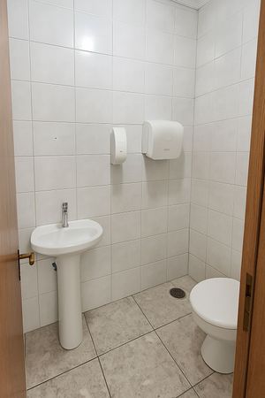Image 5 - 917029
