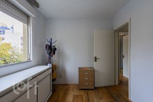 Image 10 - 917046
