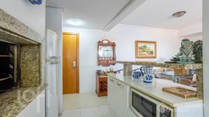 Image 35 - 917056