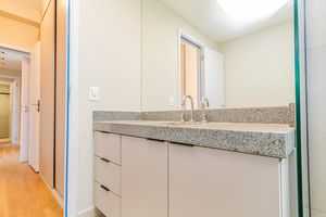 Image 19 - 917137