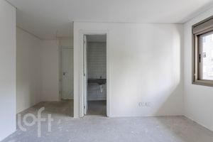 Image 22 - 917177