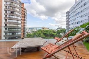 Image 12 - 917177