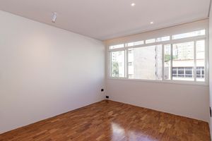Image 1 - 917184