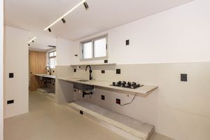 Image 26 - 917184