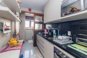Image 18 - 917206