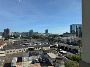Image 10 - 917206