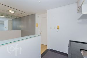 Image 10 - 917210