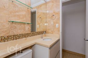 Image 34 - 917210