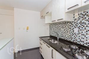 Image 9 - 917210