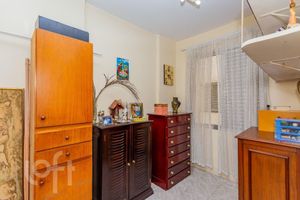 Image 18 - 917217