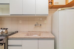 Image 11 - 917225
