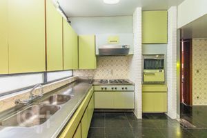 Image 19 - 917273