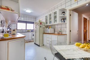 Image 4 - 917287