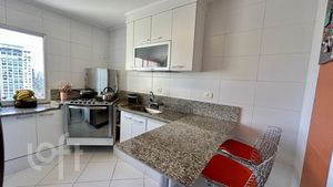 Image 9 - 917293