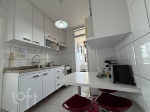 Image 4 - 917296