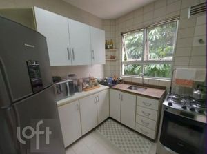 Image 9 - 917311