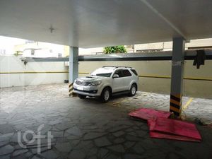Image 16 - 917313