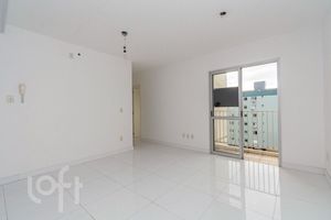 Image 15 - 917316