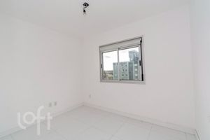 Image 8 - 917316