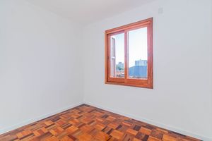 Image 19 - 917322