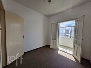 Image 7 - 917329