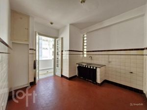 Image 10 - 917329