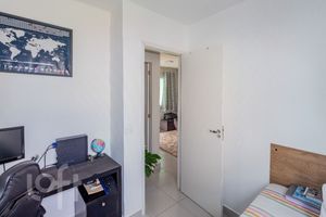 Image 13 - 917334