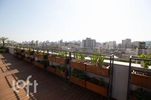 Image 17 - 917339