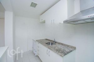 Image 7 - 917341