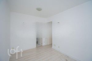 Image 11 - 917341