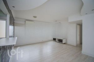 Image 1 - 917341