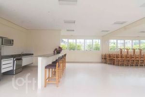 Image 12 - 917345