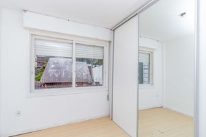 Image 10 - 917367