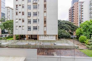 Image 24 - 917367