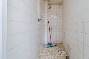 Image 33 - 917367