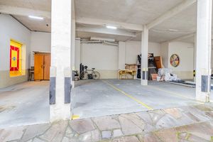Image 39 - 917367