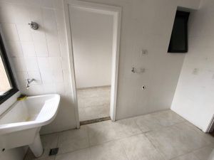 Image 19 - 917374