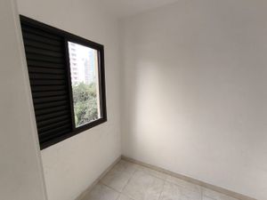 Image 17 - 917374