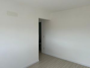 Image 3 - 917375