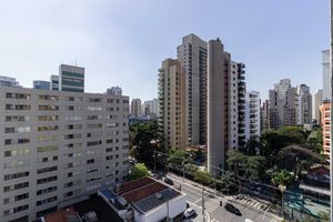 Image 24 - 917382